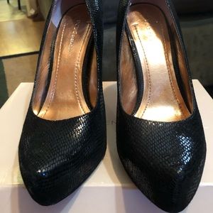 BCBG shoe
